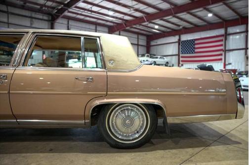 1989 Cadillac Brougham Base 4dr Sedan