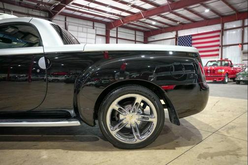 2005 Chevrolet SSR LS 2dr Regular Cab Convertible Rwd SB