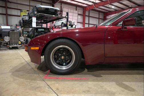 1984 Porsche 944 Base 2dr Hatchback