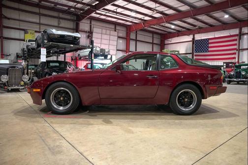 1984 Porsche 944 Base 2dr Hatchback