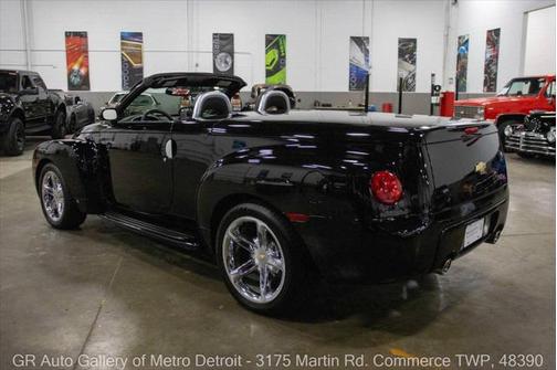 2006 Chevrolet SSR Base 2dr Regular Cab Convertible SB