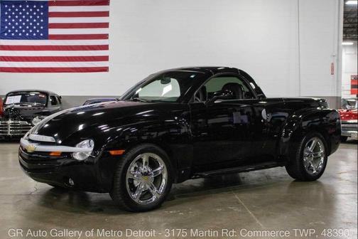 2006 Chevrolet SSR Base 2dr Regular Cab Convertible SB