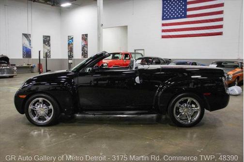 2006 Chevrolet SSR Base 2dr Regular Cab Convertible SB