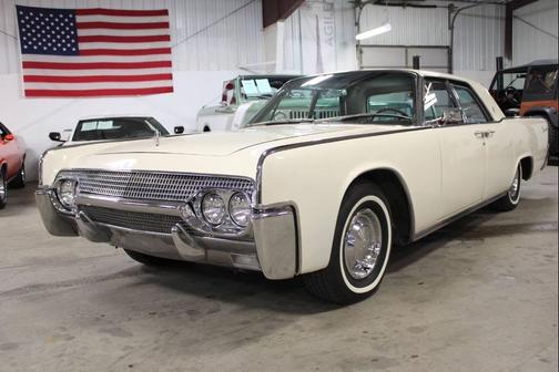 1961 Lincoln Continental 