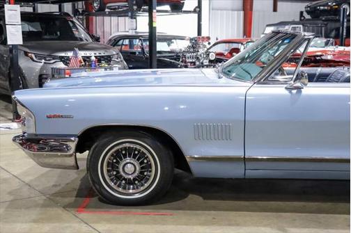 1965 Pontiac Catalina 2 + 2