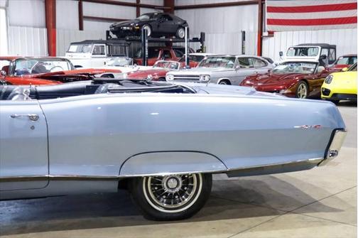 1965 Pontiac Catalina 2 + 2