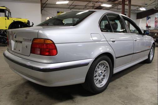 2000 BMW 528 528i 4dr Sedan