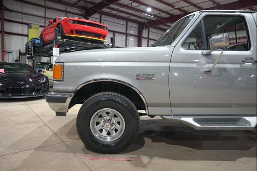 1990 Ford F-150 XLT Lariat