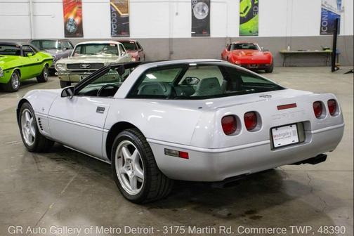 Sebring Silver Metallic 1996 Chevrolet Corvette Base