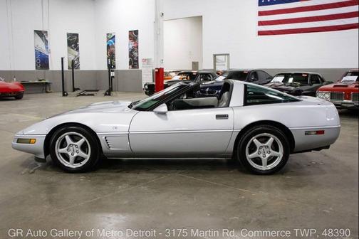 Sebring Silver Metallic 1996 Chevrolet Corvette Base