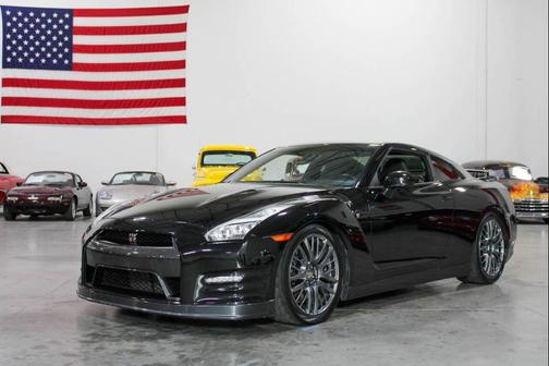 2016 Nissan GT-R Premium AWD 2dr Coupe
