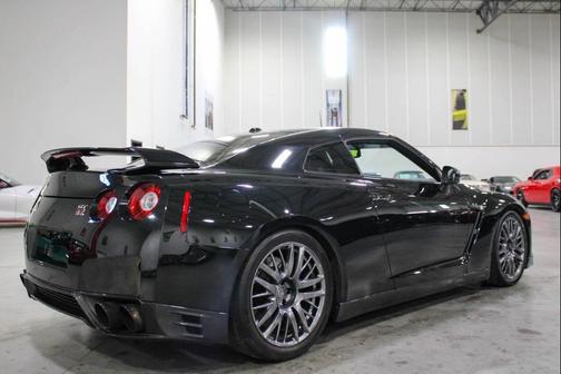 2016 Nissan GT-R Premium AWD 2dr Coupe