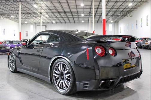2016 Nissan GT-R Premium AWD 2dr Coupe