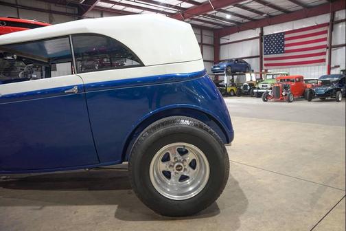 Blue 1932 Ford Phaeton