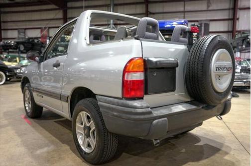 2002 Chevrolet Tracker Base 4WD 2dr SUV w/ Soft Top