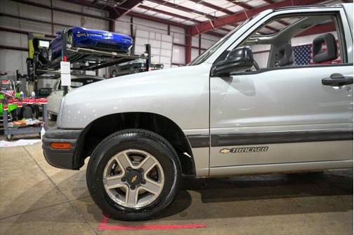 2002 Chevrolet Tracker Base 4WD 2dr SUV w/ Soft Top
