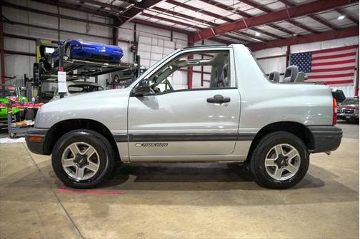 2002 Chevrolet Tracker Base 4WD 2dr SUV w/ Soft Top