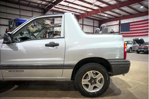 2002 Chevrolet Tracker Base 4WD 2dr SUV w/ Soft Top