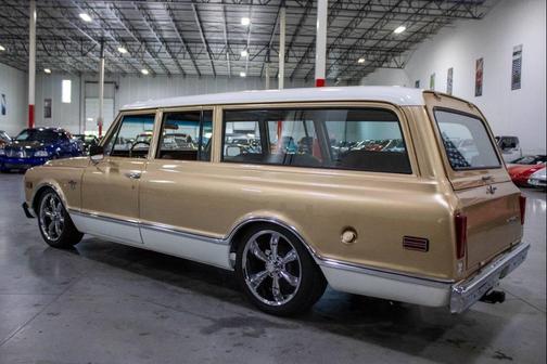 1968 Chevrolet Suburban Base