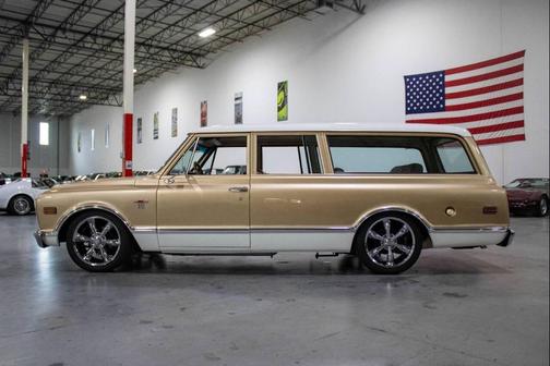1968 Chevrolet Suburban Base