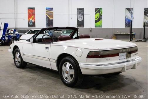 1990 Buick Reatta Base 2dr Convertible