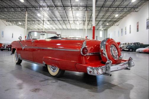 1955 Ford Fairlane Sunliner