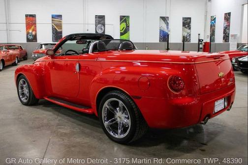 2004 Chevrolet SSR LS 2dr Regular Cab Convertible Rwd SB