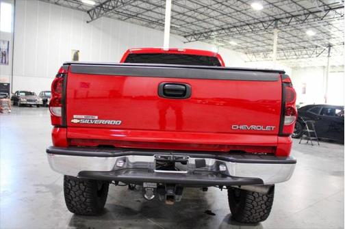 2005 Chevrolet Silverado 2500 LS H/D Crew Cab