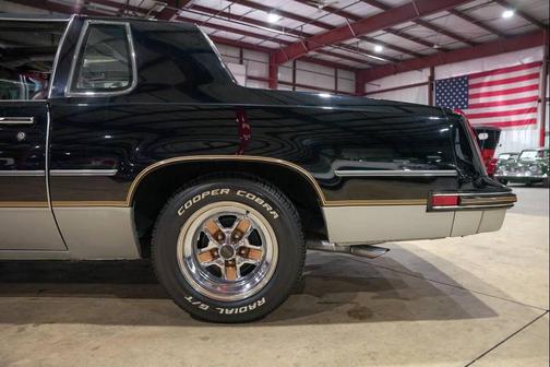 1985 Oldsmobile Cutlass Salon 442 2dr Coupe