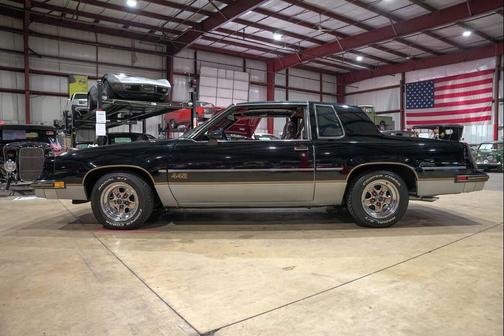 1985 Oldsmobile Cutlass Salon 442 2dr Coupe