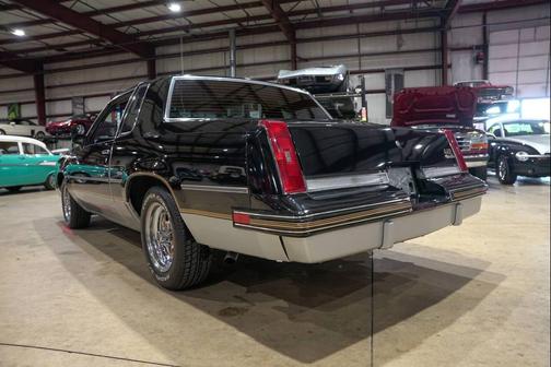 1985 Oldsmobile Cutlass Salon 442 2dr Coupe