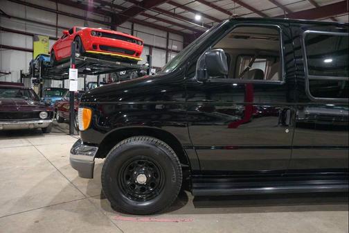 1996 Ford E150 Base