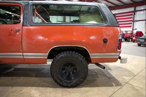1976 Dodge Charger Base