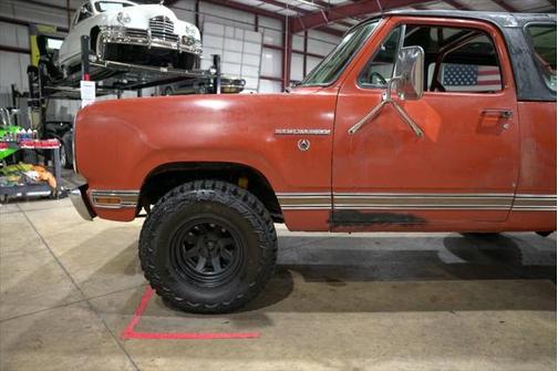 1976 Dodge Charger Base