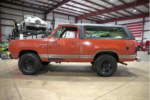 1976 Dodge Charger Base