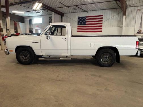 White 1993 Dodge D250 Base 2dr Standard Cab LB