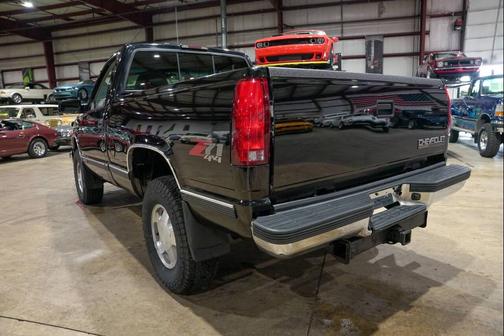 Black 1998 Chevrolet 1500 K1500 Silverado 2dr 4WD Standard Cab SB