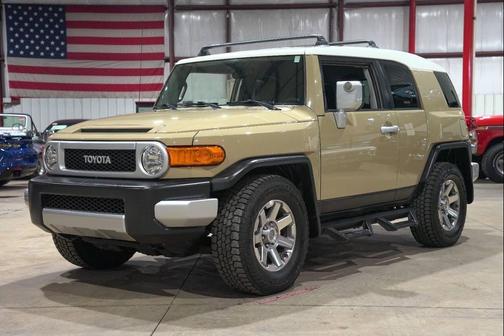 2014 Toyota FJ Cruiser Base