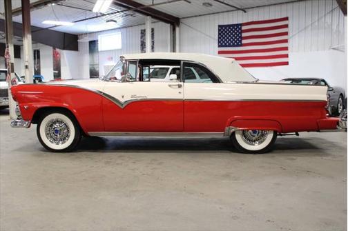 1955 Ford Sunliner