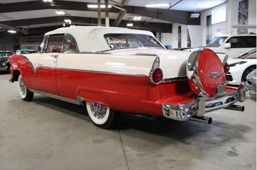 1955 Ford Sunliner
