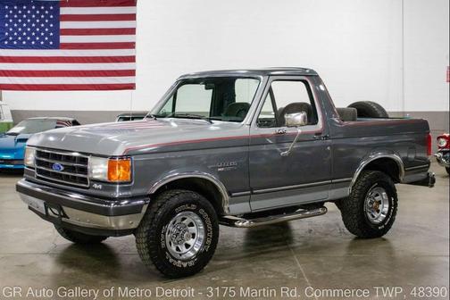 1990 Ford Bronco XLT 2dr 4WD SUV