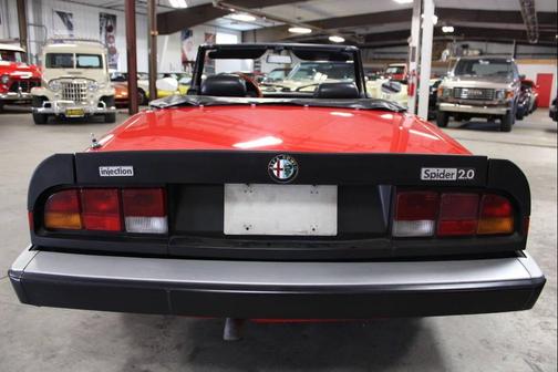 1985 Alfa Romeo Spider Veloce 2dr Convertible