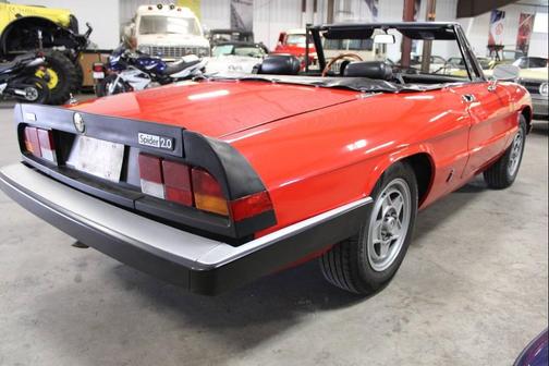 1985 Alfa Romeo Spider Veloce 2dr Convertible