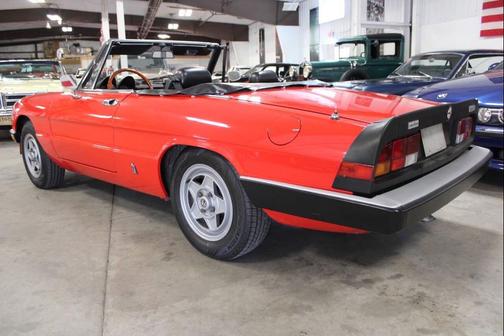 1985 Alfa Romeo Spider Veloce 2dr Convertible