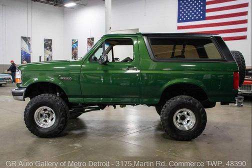 1996 Ford Bronco XLT 2dr 4WD SUV