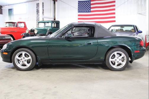 2001 Mazda MX-5 Miata Special Edition 2dr Roadster