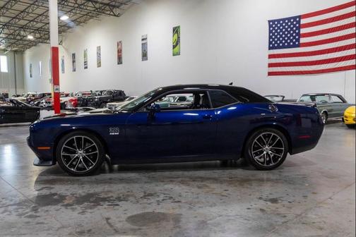 Contusion Blue/Satin Pitch Black 2017 Dodge Challenger R/T Scat Pack