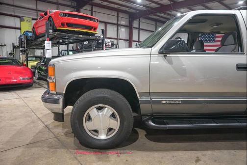 Pewter 1999 Chevrolet Suburban K1500