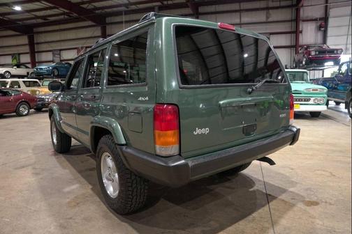 Green 2000 Jeep Cherokee Sport 4WD