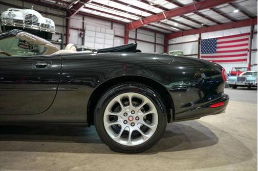 2000 Jaguar XKR Base